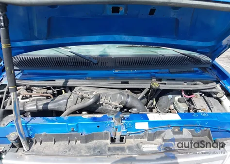 1996 Ford Econoline E350 Super Duty z USA, uszkodzony, nr VIN 1FBJS31H2THB39531